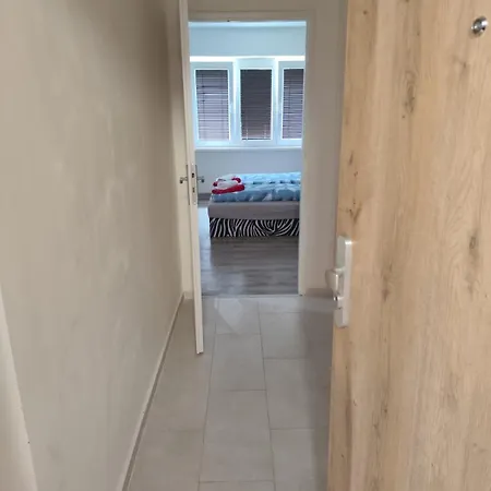 Pro 2 Osoby, Mezibori M2 Διαμέρισμα